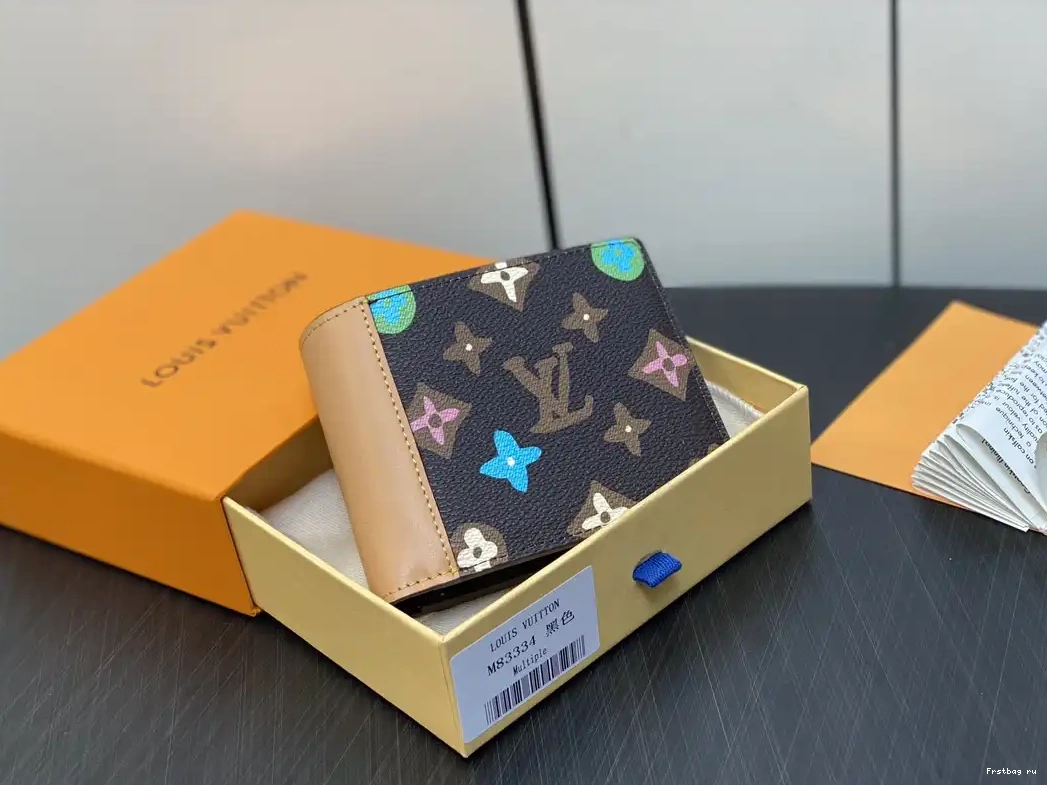 First bag ru VUITTON WALLET-11.5*9*1.5cm LOUIS MULTIPLE 0601
